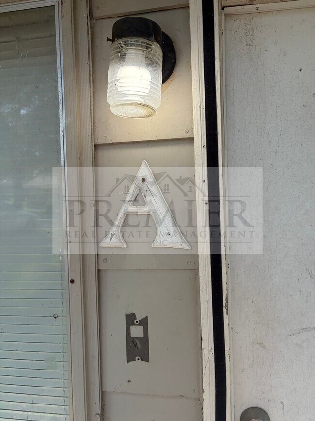 Foto del edificio - 6206 E 153 St