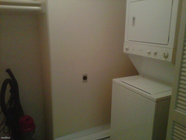 Building Photo - 22800 Hilton Head Dr