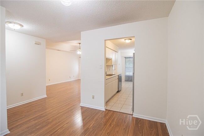 Foto del edificio - 148 Country Walk Cir