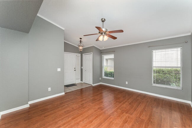 Foto del edificio - Home For Rent in Rivercrest!