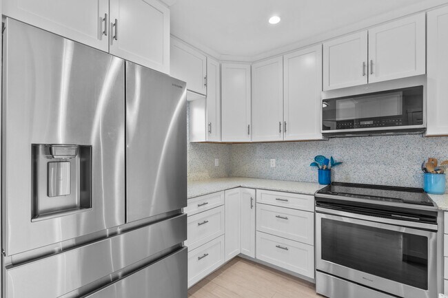 Foto del edificio - 3851 N Ocean Blvd
