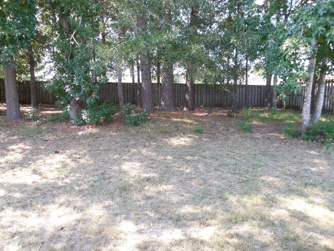 Building Photo - Available in Grovetown!