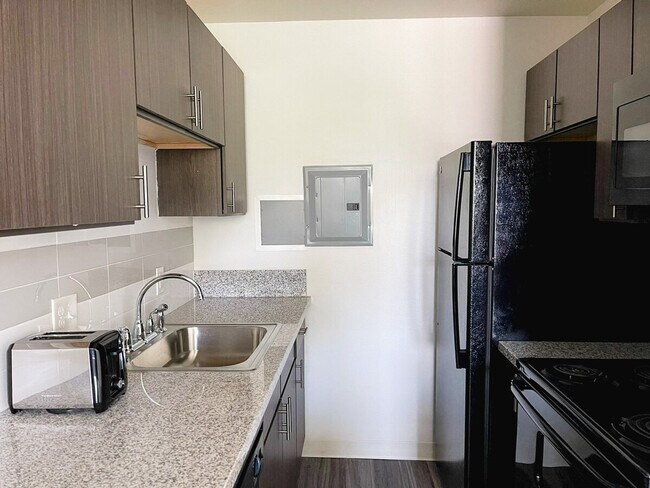 Foto del edificio - 404 E McMillan St