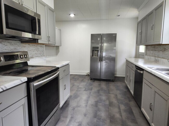 Foto del edificio - Coming in February - 3 bedroom 2 bath home in Belvoir Area in Brainerd/East Ridge, TN