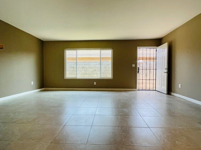 Foto del edificio - 17381 Jacquelyn Ln