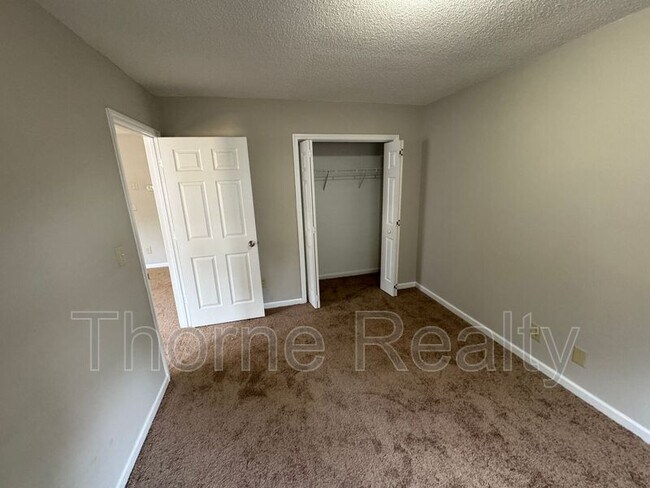 Foto del edificio - 2250 Sherwood Ave