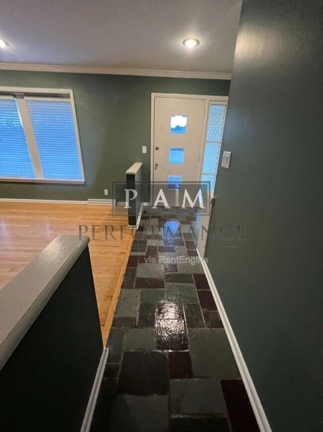 Foto del edificio - 8862 N Malibu Dr