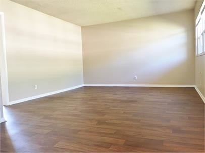 Building Photo - 4800 NW Cliff View Dr