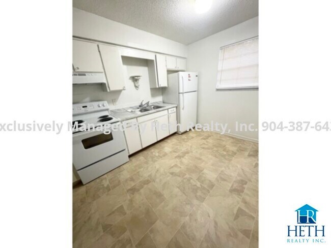 Building Photo - Remodeled 1 Bedroom Apartment
