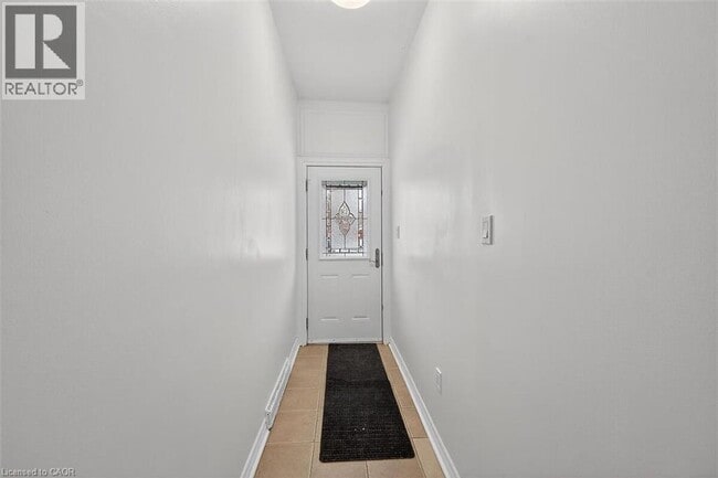 Building Photo - 77 Barton St E