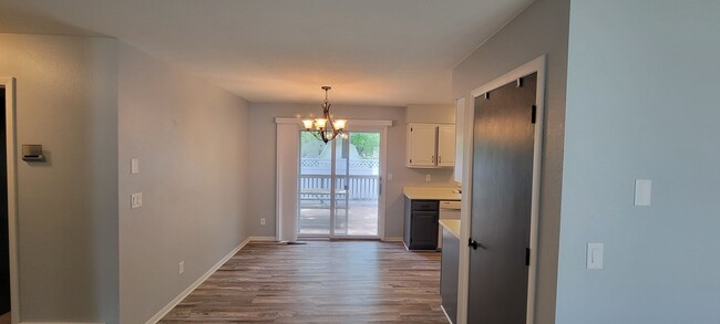 Building Photo - 3265 Fern Ct