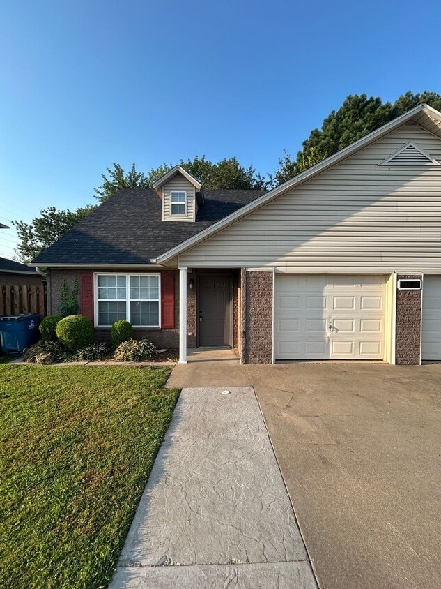 Foto principal - 3303 SW Victoria Pl