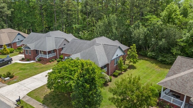 Building Photo - 111 Boleyn Loop