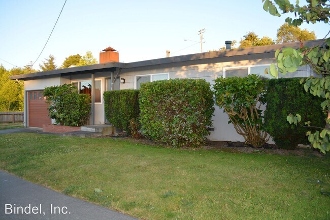 Building Photo - 3 br, 2 bath House - 1351 Stromberg Ave