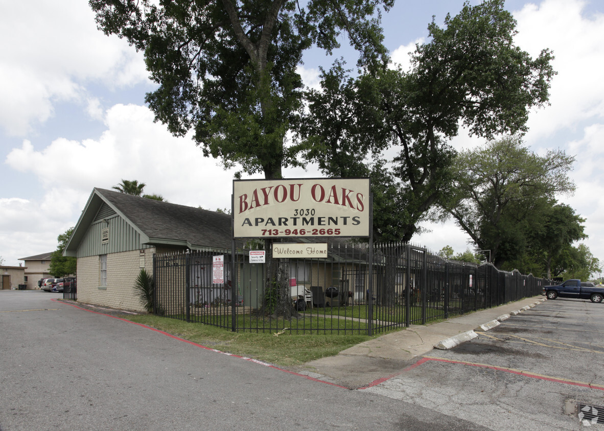 Primary Photo - Bayou Oaks