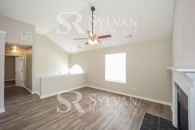 Foto del edificio - The living is easy in this 3 bedroom, 2 ba...