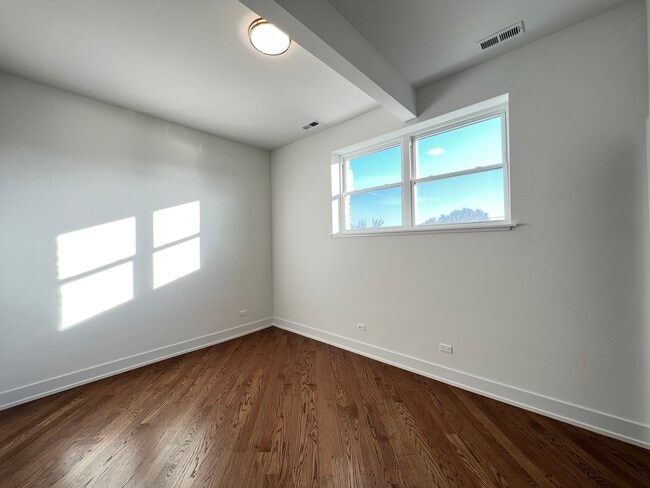 Building Photo - 2205 W Iowa St