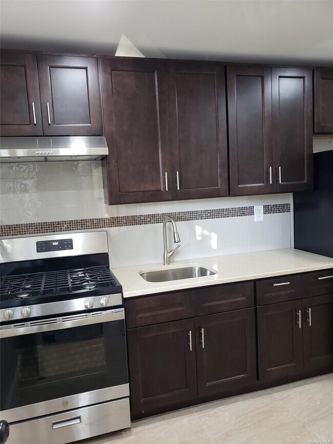 Foto del edificio - 94-21-94210 210th St