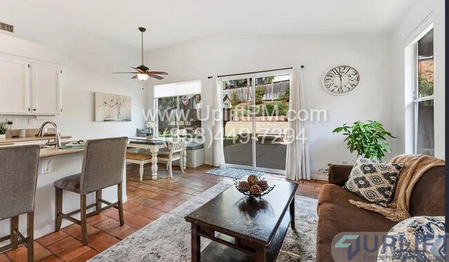 Foto del edificio - Beautiful 3-Bedroom Home Near Parks, Shopp...