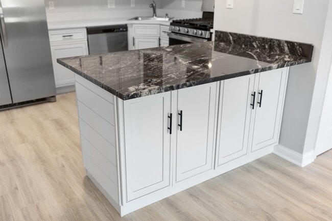 Building Photo - Bitonti Place