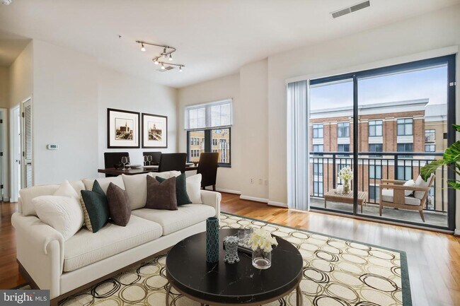 Foto del edificio - 1021 N Garfield St
