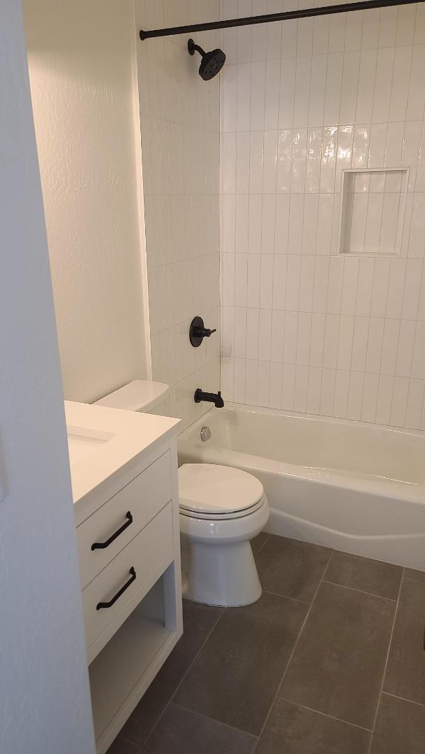 Building Photo - 810 Carolina Ave