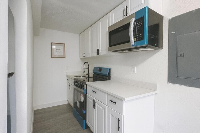 Foto del edificio - 5525 Quist Dr