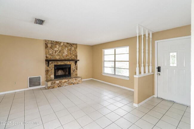 Foto del edificio - 231 Bougainvillea St NW