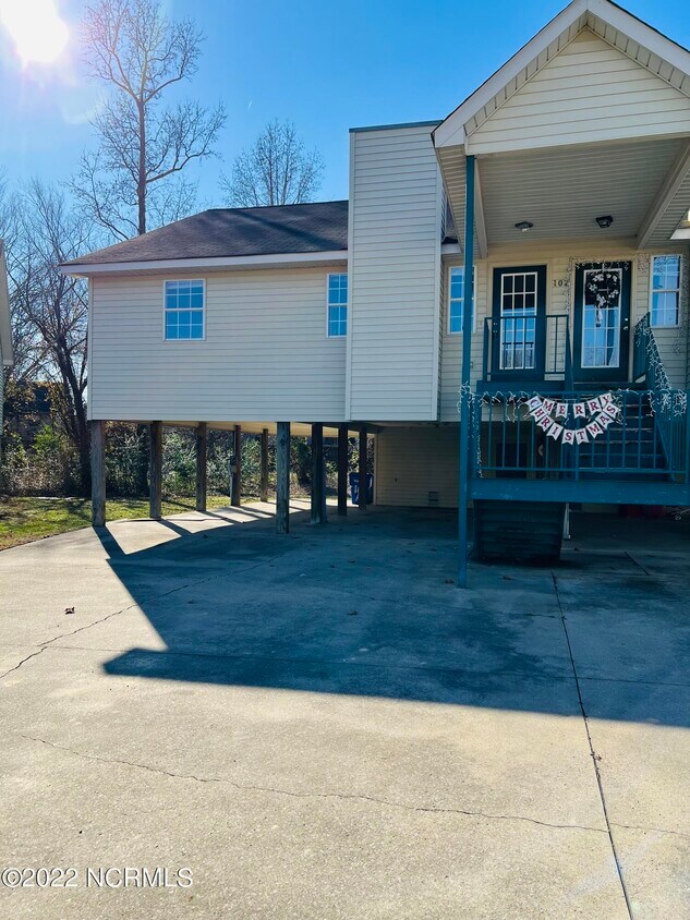 102 Derwent Ct, Greenville, NC 27858 Townhome Rentals in Greenville