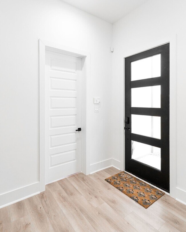 Foto del edificio - 5703 Dolores St