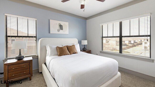 Foto del edificio - 4689 Mustang Pkwy