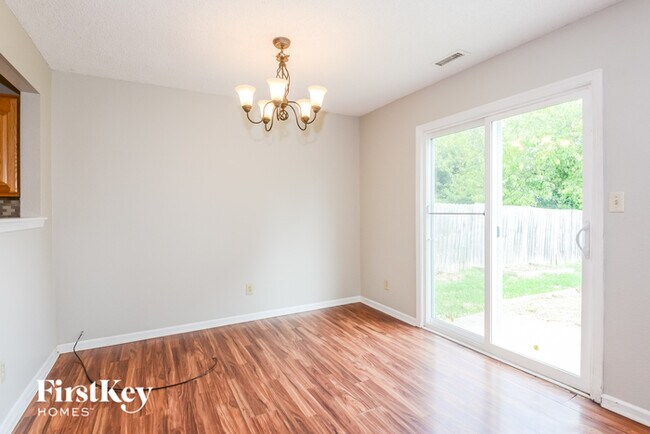 Foto del edificio - 1319 Freemont Ln