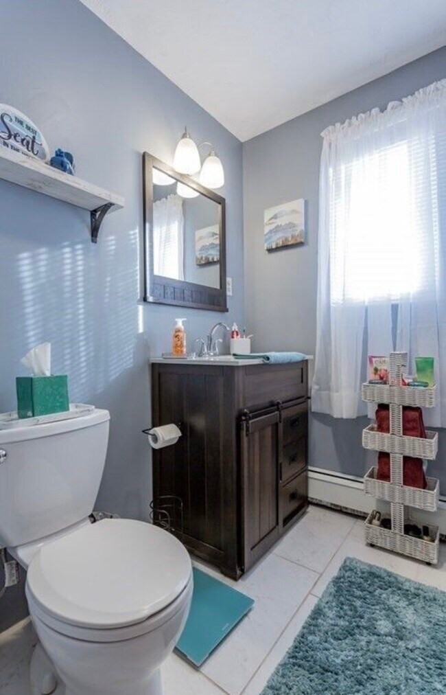 31 Anthony St Unit Second Floor Apartment, East Providence, RI 02914