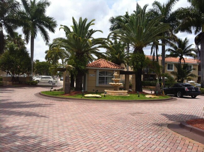 Building Photo - 4744 NW 114th Ave