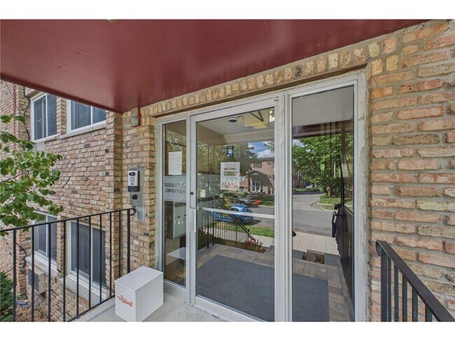Foto del edificio - 2630 Pleasant Ave