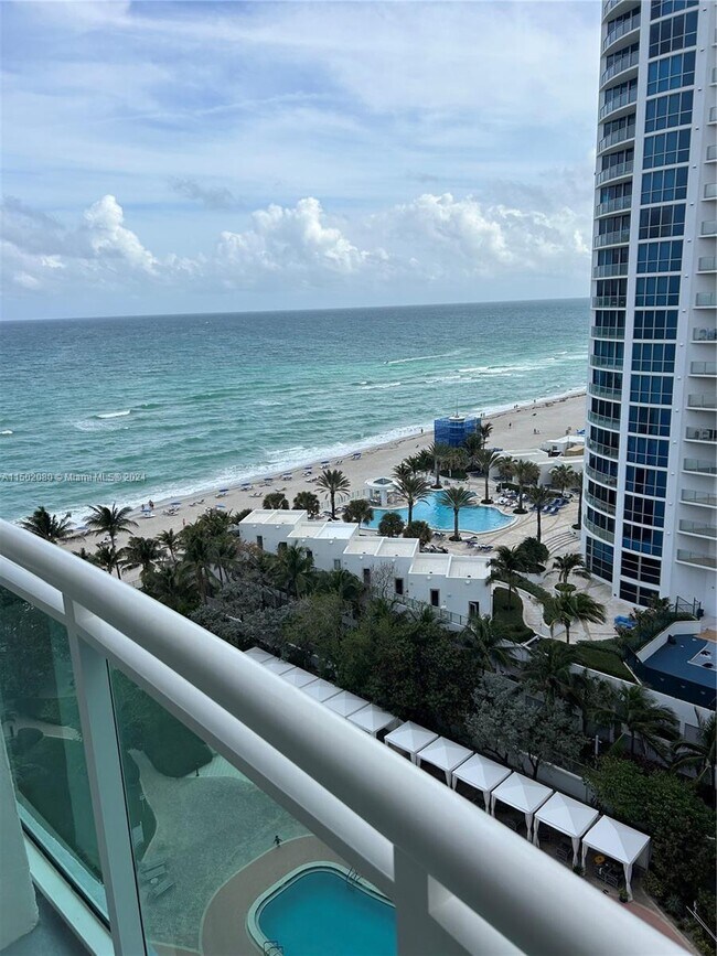 Building Photo - 3001 S Ocean Dr