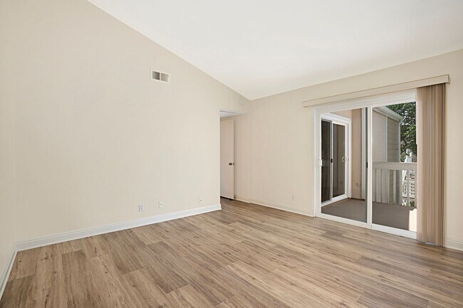 Foto del edificio - 34034 Selva Rd