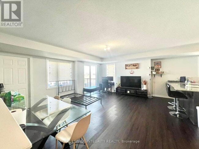 Photo du bâtiment - 848 Atlas Ter