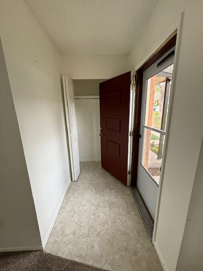 Foto del edificio - Updated 2 bd/3ba Townhome in Lakewood