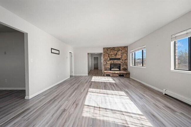 Foto del edificio - 3 Bed 2.5 Bath Home Available!