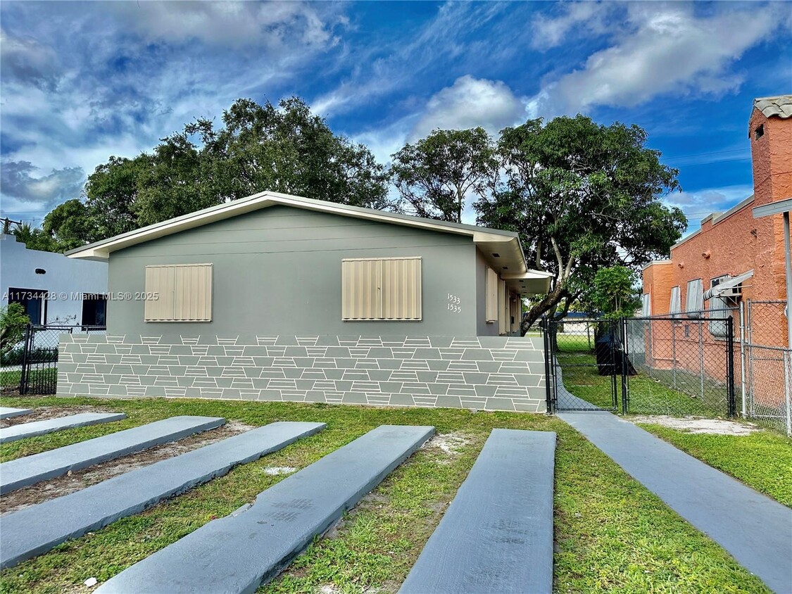 Foto principal - 1535 NW 53rd St