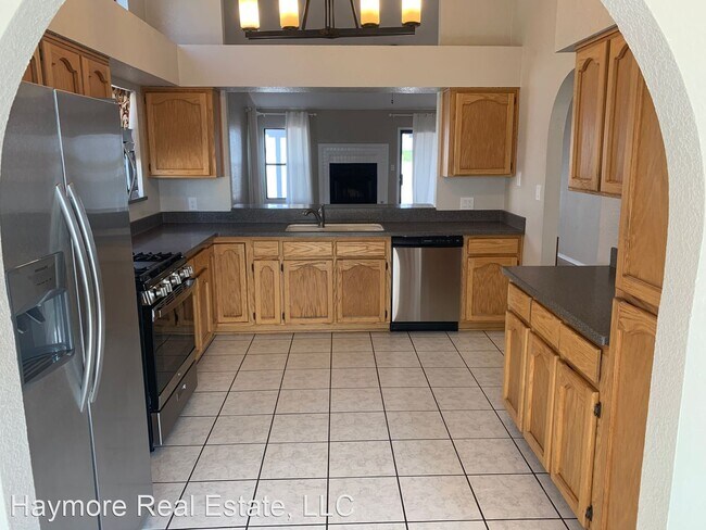 Building Photo - 4 br, 2 bath House - 3210 Ridge Crest Street