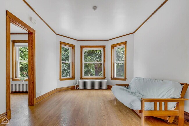 Building Photo - 2420 N Harding Ave