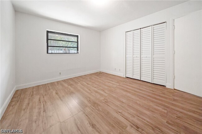 Foto del edificio - 5078 Amber Ln