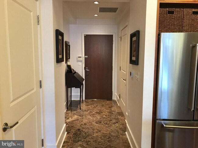 Foto del edificio - 4301 Military Rd NW