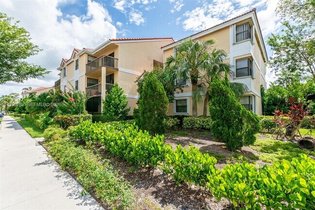 Foto del edificio - 5721 Riverside Dr