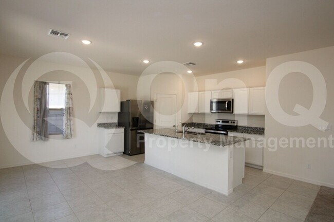 Building Photo - 6056 E Helios Dr