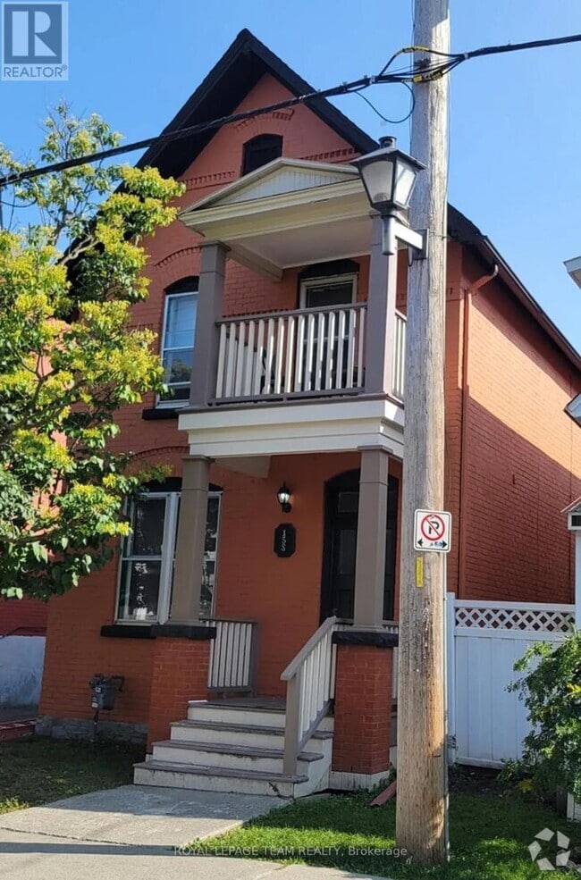 Building Photo - 158-158 St Andrew St
