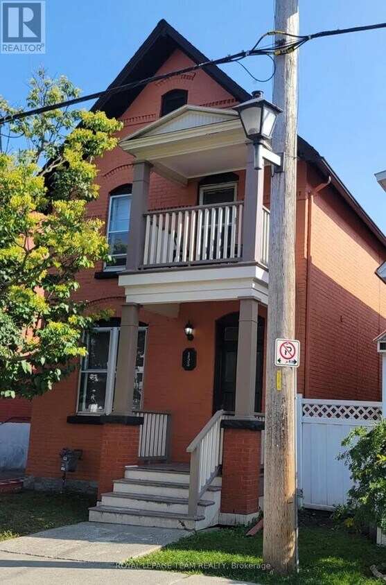Primary Photo - 158-158 St Andrew St