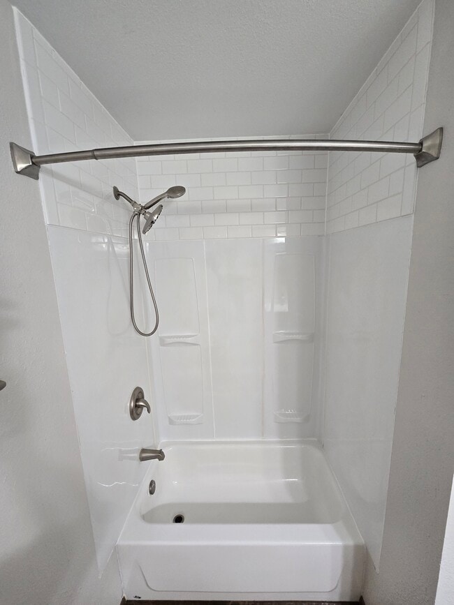 Building Photo - 624 Whirlway Dr